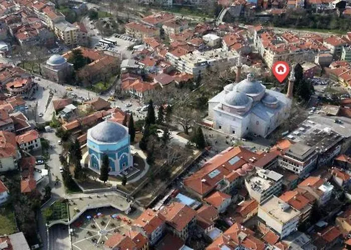 Cozy 2 Bedroom Near Green Mosque
